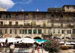 Vikend putovanja - Safari i Gardaland - Hoteli: Piazza delle Erbe