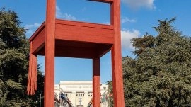 Ženeva: Spomenik polomljena stolica