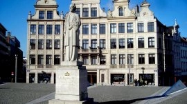 Brisel: Statua kraljice Elizabete