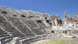 Side: Ruševine antičkog teatra