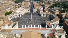 Rim: Pogled na trg Svetog Petra u Vatikanu