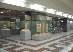 Prvi maj - Atina - Hoteli: Metro stanica Sintagma
