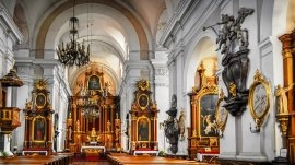 Varšava: Unutrašnjost crkve Svetog Antona