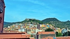 Sardinija: Selo Bosa