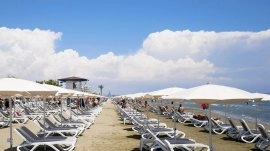 Larnaka: Plaža Makenzi