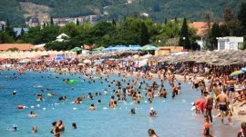 Budva: Kupači na plaži