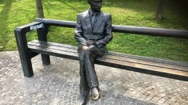 Ljubljana: Statua Edvard Kocbek