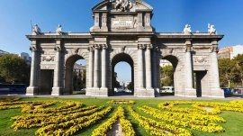 Madrid: Puerta de Alcalá
