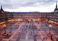 Prolećna putovanja - Madrid - Hoteli: Trg noću