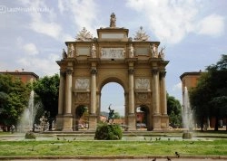 Prvi maj - Toskana i Cinque Terre - Hoteli: Slavoluk na trgu Slobode