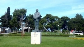Makarska: Statua Franje Tuđmana