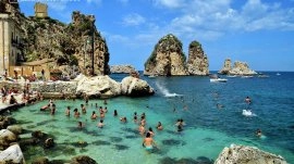 Sicilija: Kupači na plaži Skopelo