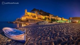 Tosa de Mar: Pogled  noću na zamak Vila Vella