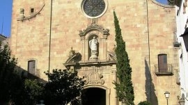 Tosa de Mar: Barokna fasada tosanske crkve