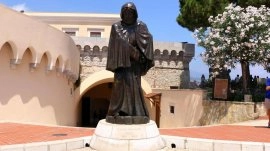 Monte Karlo: Statua Franciska Grimaldia