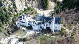 Dvorci Bavarske: Neuschwanstein - fotografija iz helikoptera