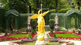 Dvorci Bavarske: Dvorac Linderhof - Figura Fama