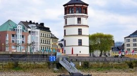 Dizeldorf: Pomorski muzej - kula Schlossturm