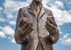 Vikend putovanja - Višegrad - : Statua Nikola Tesla