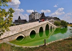 Vikend putovanja - Etno selo Stanišići - : Pogled na most