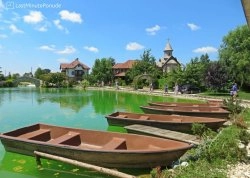 Vikend putovanja - Etno selo Stanišići - : Pogled na čamce
