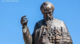 Ohrid: Statua Svetog Klimenta