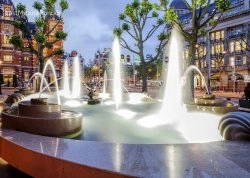 Prvi maj - Amsterdam - Hoteli: Trg Leidseplein i fontana