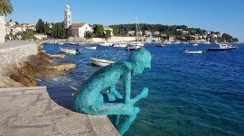 Hvar: Statua