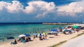 Nea Kalikratia: Plaža