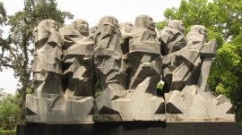 Nju Delhi: Skulptura u muzeju Gandi