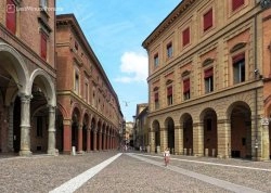 Prolećna putovanja - Klasična Italija - Hoteli: Ulica nezavisnosti - primarna trgovačka ulica