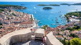 Hvar: Pogled na luku