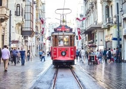 Prvi maj - Istanbul - Hoteli: Tradicionalni tramvaj na Taksimu