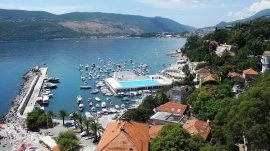 Herceg Novi: Otvoreni bazen