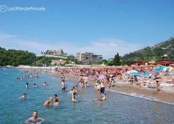 Leto 2024, letovanje - Bečići - Hoteli: Kupači na plaži
