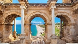 Antalija: Hadrijanova vrata
