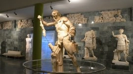 Antalija: Unutrašnjost arheološkog muzeja