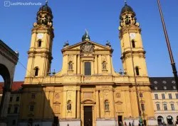 Vikend putovanja - Minhen - : Crkva Teatiner