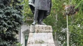 Segedin: Spomenik V&aacute;s&aacute;rhelyi P&aacute;l