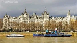 London: Bela dvorana