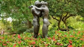 Monte Karlo: Statua u ba&scaron;ti Svetog Martina