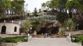 Makarska: Sveti&scaron;te Majke Božije