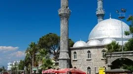 Belek: Pogled na džamiju