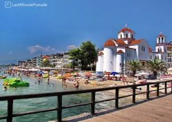 Leto 2026, letovanje - Paralija - Apartmani: Pogled na crkvu sa doka