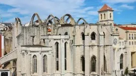 Lisabon: Ru&scaron;evine manastira Konvento do Karmo