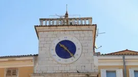 Cres: Toranj sa satom