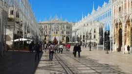 Bari: Trg del Ferrase