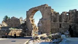 Side: Vespazijska fontana