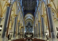 Vikend putovanja - Napulj - Hoteli: Unutrašnjost manastira San Domenico Maggiore