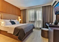 Leto 2026, letovanje - Budva - Hoteli: Hotel Villa Dvor Kornic 3*